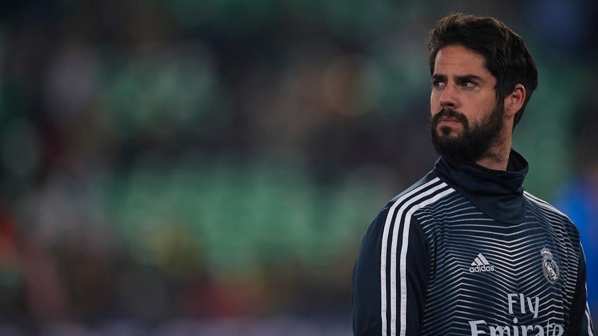 Isco lagi-lagi hanya jadi cadangan saat Real Madrid menghadapi Real Betis (Foto: Aitor Alcalde/Getty Images)