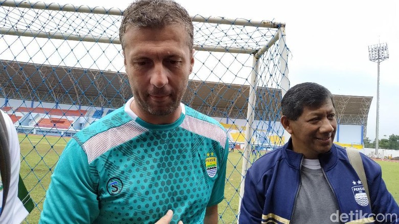 Menanti Persib Yang Modern Dan Menyerang Ala Miljan Radovic