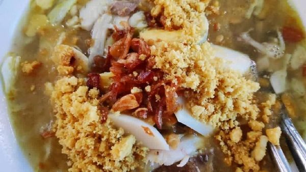 Biar Hangat dan Semangat, Sarapan Soto Lamongan yang Gurih Mantap