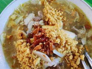 Biar Hangat dan Semangat, Sarapan Soto Lamongan yang Gurih Mantap