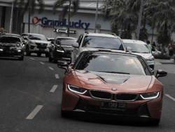 BMW i8 Roadster, Sportcar Cantik Masa Depan