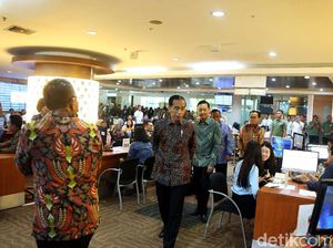 Jokowi Pamer ke Prabowo Izin Usaha Cuma 3 Jam, Benarkah?