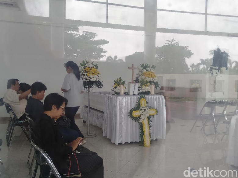 Suasana Rumah Duka Robby Tumewu Suasana Rumah Duka Robby Tumewu