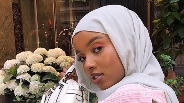 Gaya Hijab Pakai Anting Hingga Jepit Rambut Ala Hijabers Finlandia