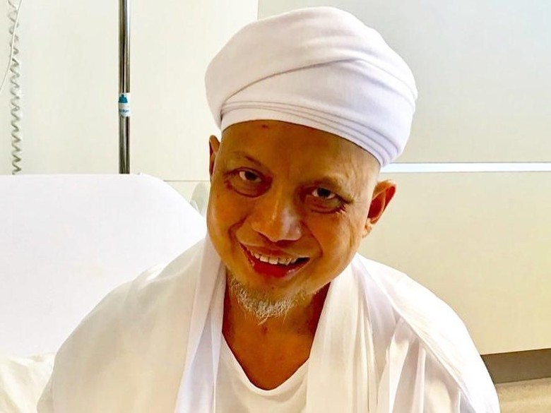 Almarhum Ustaz Arifin Ilham Panggil Artis Ini Ayah, Siapa? Almarhum Ustaz Arifin Ilham Panggil Artis Ini Ayah, Siapa?