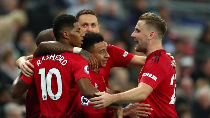 Image result for Gary Neville: MU Jangan Mimpi Juara