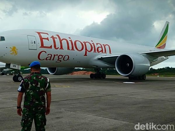 Penampakan Pesawat Ethiopia yang Dipaksa Turun TNI AU di Batam