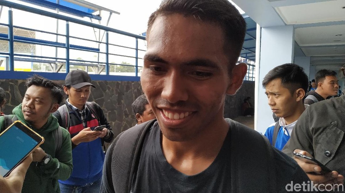 Frets Butuan grogi menjalani latiha perdana di Persib Bandung (Mukhlis Dinillah/detikSport)