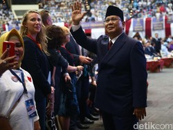 Lagu 2019 Ganti Presiden dan Sontoloyo Menggema di JCC