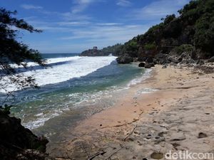 Pantai Baru yang Tersembunyi di Gunungkidul