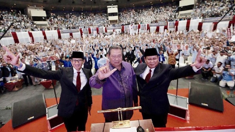 Viral Video SBY Dicuekin Prabowo, Timses: Ada yang Ingin Rusak Hubungan Viral Video SBY Dicuekin Prabowo, Timses: Ada yang Ingin Rusak Hubungan
