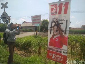 Baliho Caleg PSI di Tulungagung Dirusak dan Dicoret PKI Baliho Caleg PSI di Tulungagung Dirusak dan Dicoret PKI