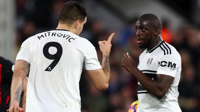 Dua Striker Fulham Dikabarkan Ribut Saat Latihan Yoga