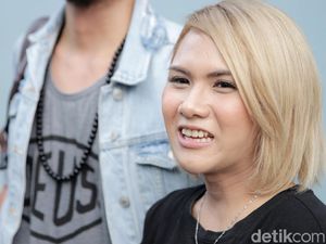 Hubungan dengan Isa Khan Kandas, Evelyn Cari Pria Dewasa Hubungan dengan Isa Khan Kandas, Evelyn Cari Pria Dewasa