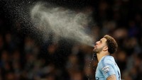 Kyle Walker ditebus dengan nilai transfer 52,7 juta euro saat diboyong Manchester City dari Tottenham Hotspur pada musim panas 2017. (Foto: Carl Recine/Reuters)