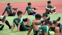Pelatih Indra Sjafri mengombinasikan pemain baru dan pemain Timnas U-19 dalam 38 nama yang dipanggil untuk mengisi skuat Timnas U-22.