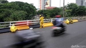 Mulai Tampak Pucat, Flyover Pancoran Dipercantik