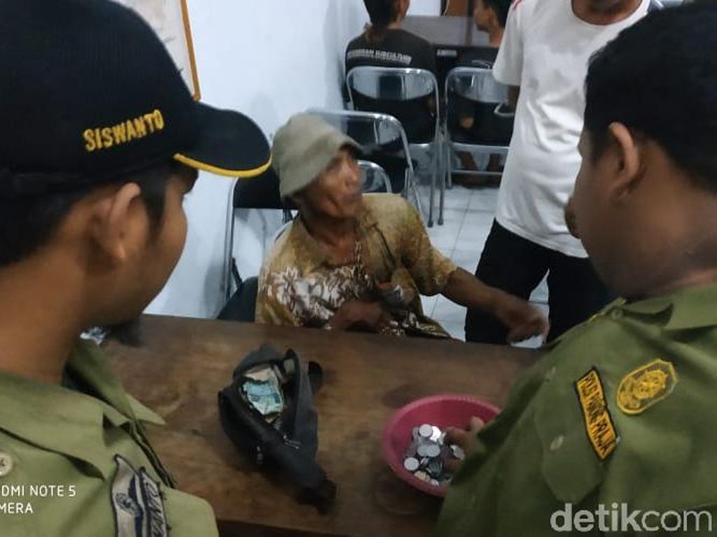 Video Pengemis Tajir yang Kena Razia di Pati, Hartanya Rp 1 Miliar Video Pengemis Tajir yang Kena Razia di Pati, Hartanya Rp 1 Miliar