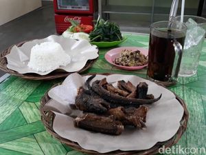 Gurih Pedas Sambal Welut yang Bikin Nagih! Gurih Pedas Sambal Welut yang Bikin Nagih!