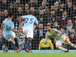 Gabriel Jesus Dua Gol, City Ungguli Wolves di Babak Pertama