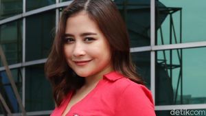 Senyum Manis Prilly Latuconsina yang Makin Dewasa