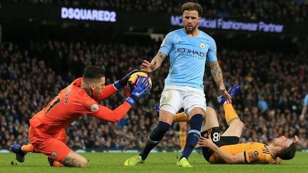 Ederson sukses tidak kebobolan saat Man City menang atas Wolverhampton.