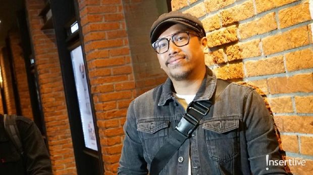 bikin lagu dengan kerispatih sammy simorangkir lihat nanti bikin lagu dengan kerispatih sammy simorangkir lihat nanti