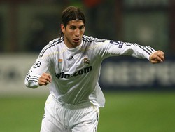 Sergio Ramos 10 tahun lalu berseragam Real Madrid. Kini ia masih setia membela Los Blancos, dengan turut mempersembahkan empat trofi Liga Champions dan tiga gelar La Liga dalam satu dekade terakhir. (Foto: Alex Livesey/Getty Images)