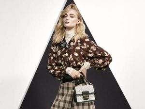 Foto: 10 Artis Hollywood Jadi Model Dadakan Katalog Louis Vuitton Foto: 10 Artis Hollywood Jadi Model Dadakan Katalog Louis Vuitton
