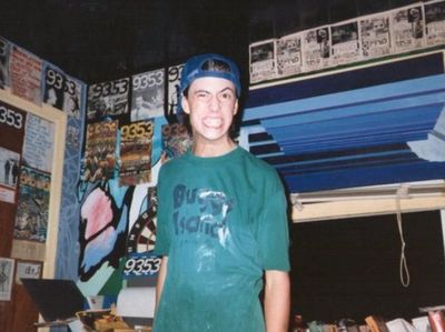 HBD Dave Grohl! Anak Guru, Drop Out dan Jadi Rock Star