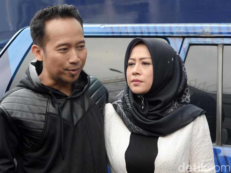 13 Tahun Pernikahan, Begini Tips Denny Cagur Jaga Hubungan dengan Istri