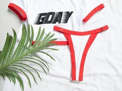 Artis Tampil Seksi dengan Tren V-String Bikini, Bagaimana Jika Wanita Biasa?