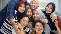 Kakak Beradik Cantik Semua, Ini Gaya Hijab Keluarga Zaskia A. Mecca