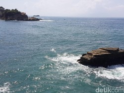 Pantai Klayar Pacitan, Pesona Eksotis dengan Mitos yang Melekat