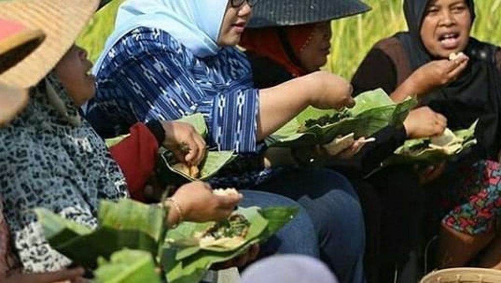 Prabowo Sebut Sragen Sulit Air, Bupatinya Bergaya Santai Saat Kulineran Prabowo Sebut Sragen Sulit Air, Bupatinya Bergaya Santai Saat Kulineran