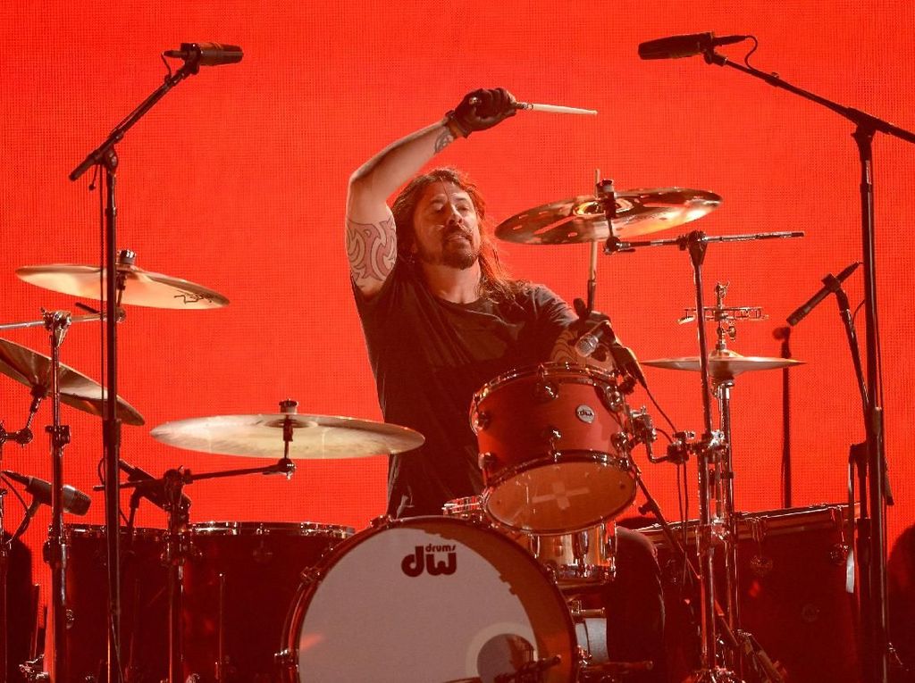 Billie Ellish Tersanjung Dipuji Dave Grohl Billie Ellish Tersanjung Dipuji Dave Grohl
