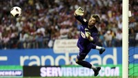 10 tahun lalu, David De Gea masih membela Atletico Madrid. Kini, ia sudah pindah ke Manchester United dan menjadi salah satu kiper terbaik dunia. (Foto: DOMINIQUE FAGET / AFP)