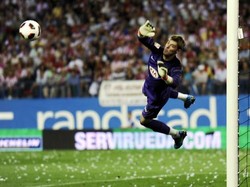 10 tahun lalu, David De Gea masih membela Atletico Madrid. Kini, ia sudah pindah ke Manchester United dan menjadi salah satu kiper terbaik dunia. (Foto: DOMINIQUE FAGET / AFP)