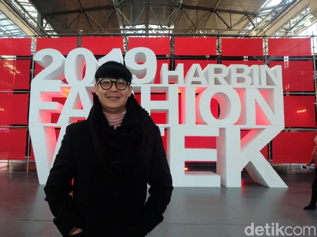 Desainer Priyo Oktaviano Akan Gelar Fashion Show di Harbin, China Desainer Priyo Oktaviano Akan Gelar Fashion Show di Harbin, China