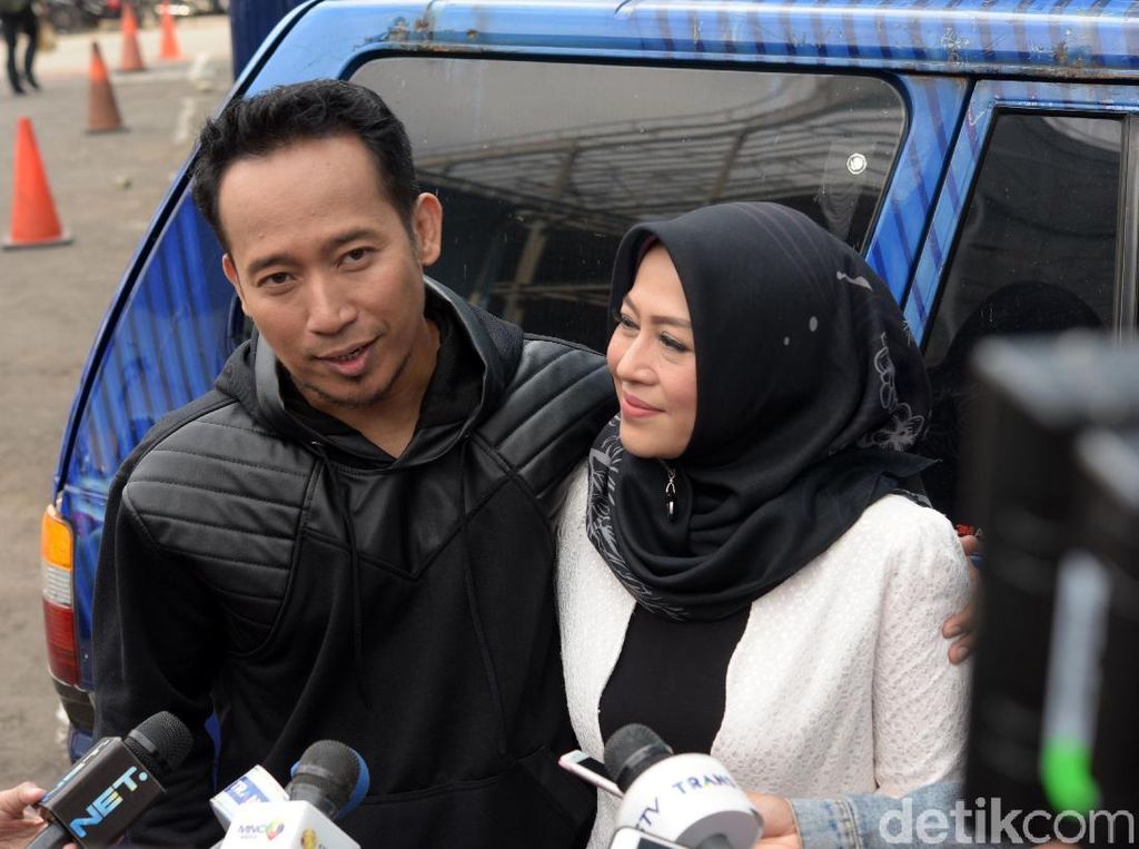 Kewalahan dengan Hobi Denny Cagur, Istri Sampai Pusing Kewalahan dengan Hobi Denny Cagur, Istri Sampai Pusing