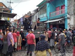 Puluhan Pedagang Pasar Ikan Pabean Ditertibkan