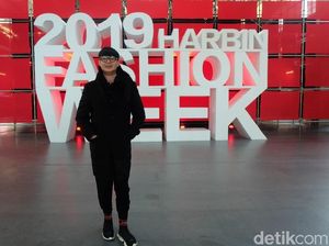 Persiapan Priyo Oktaviano di Harbin Fashion Week, China