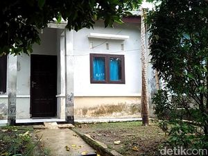 Di Rumah Inilah Legiman Pengemis Tajir di Pati Memilih Tinggal Di Rumah Inilah Legiman Pengemis Tajir di Pati Memilih Tinggal