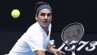 Roger Federer menempati posisi kelima di daftar atlet dengan pendapatan tertinggi di dunia. Petenis top asal Swiss itu punya pendapatan 93,4 juta dollar AS (Rp 1,329 triliun). Foto: Edgar Su/Reuters