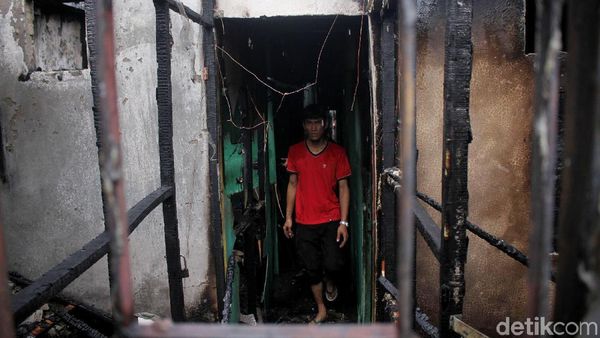 Kebakaran di Grogol Hanguskan Belasan Kos-kosan