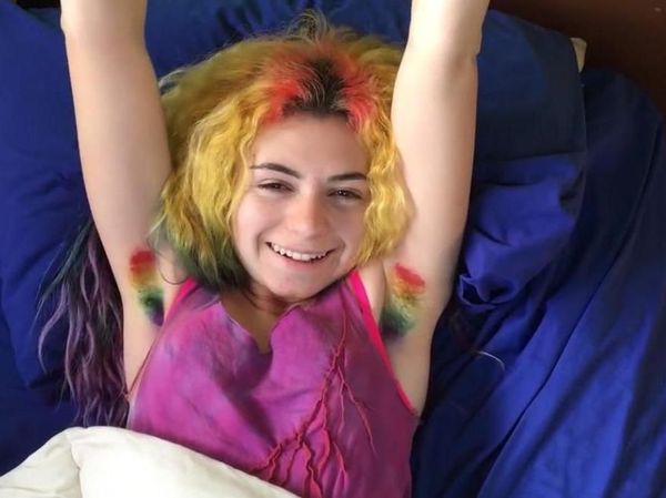 Pamer Bulu Ketiak Unicorn Jadi Tren, Yay or Nay?