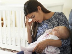 Ibu Kubur Bayi Diduga Depresi Pasca Melahirkan, Ini Tips Mengatasinya
