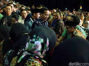 Jokowi Beri Tips Bisnis ke PNS dan Pensiunan