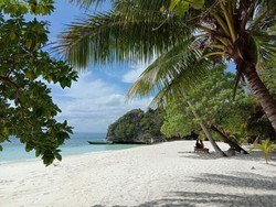 Satu Lagi Pesona Raja Ampat, Pantai Kalek di Misool