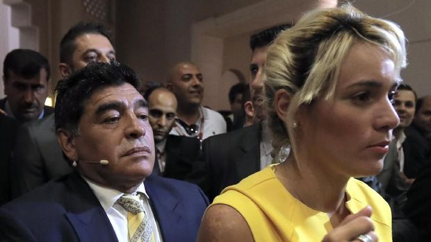 Diego Maradona kini berhubungan dengan Veronica Ojeda.